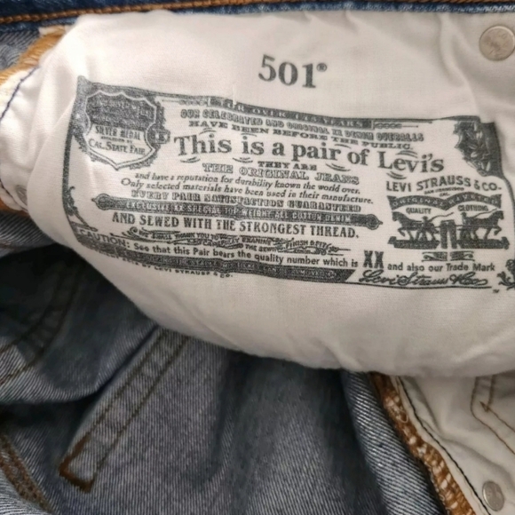 Levi's 501 Original High Rise Straight Leg Medium Wash Distress Jeans Size 30x30 - Picture 12 of 15